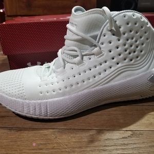 Under Armor Mens Basketball Shoes